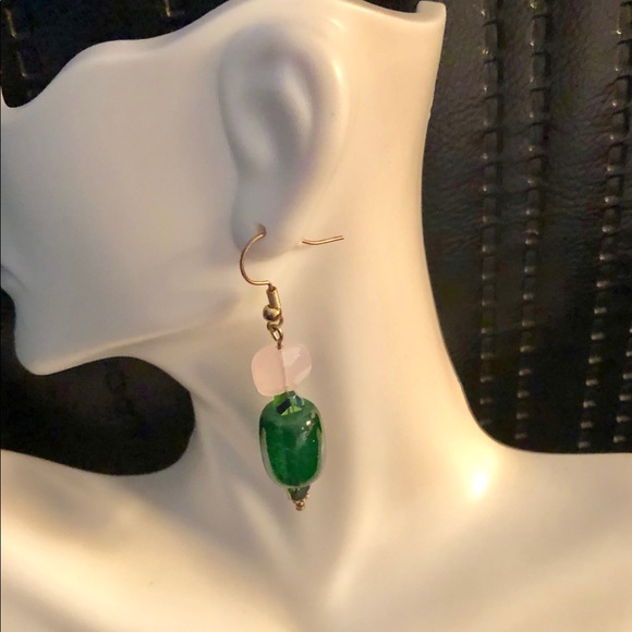 Handmade Alpha Kappa Alpha Dangle Earrings New - Picture 1 of 2